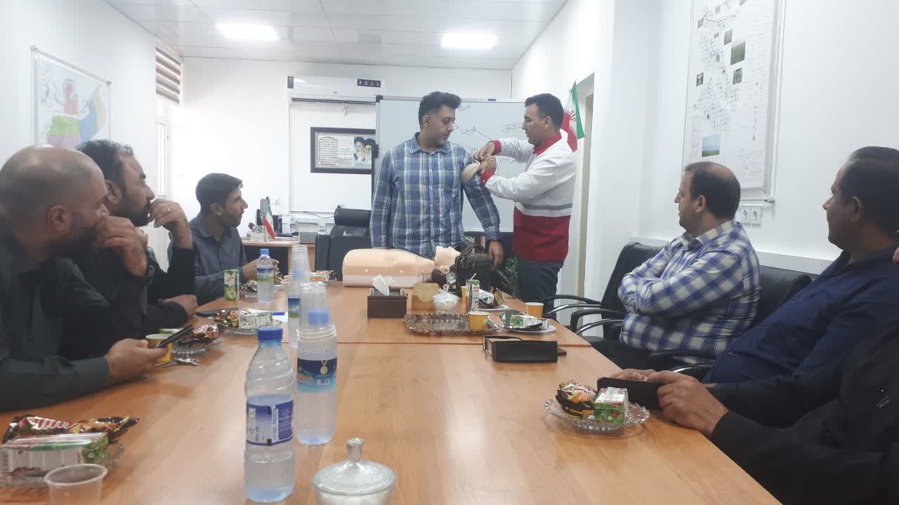 برگزاری دوره کمک‌های اولیه مبتنی بر نیاز ویژه کارکنان اداره آبیاری شهر ویس