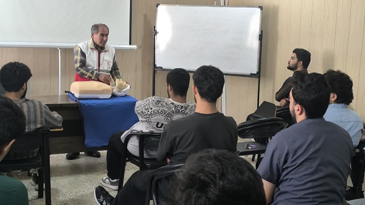 برگزاری دوره آموزشی «نهضت امداد و نجات» ویژه دانشجویان دانشکده پرستاری در ایذه