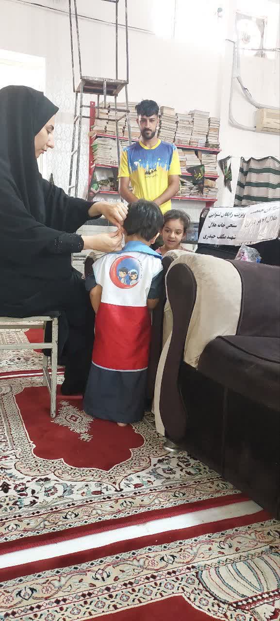 برپایی ایستگاه سلامت هلالاحمر دزفول همزمان با بازگشایی مدارس در خانه هلال شهر حمزه