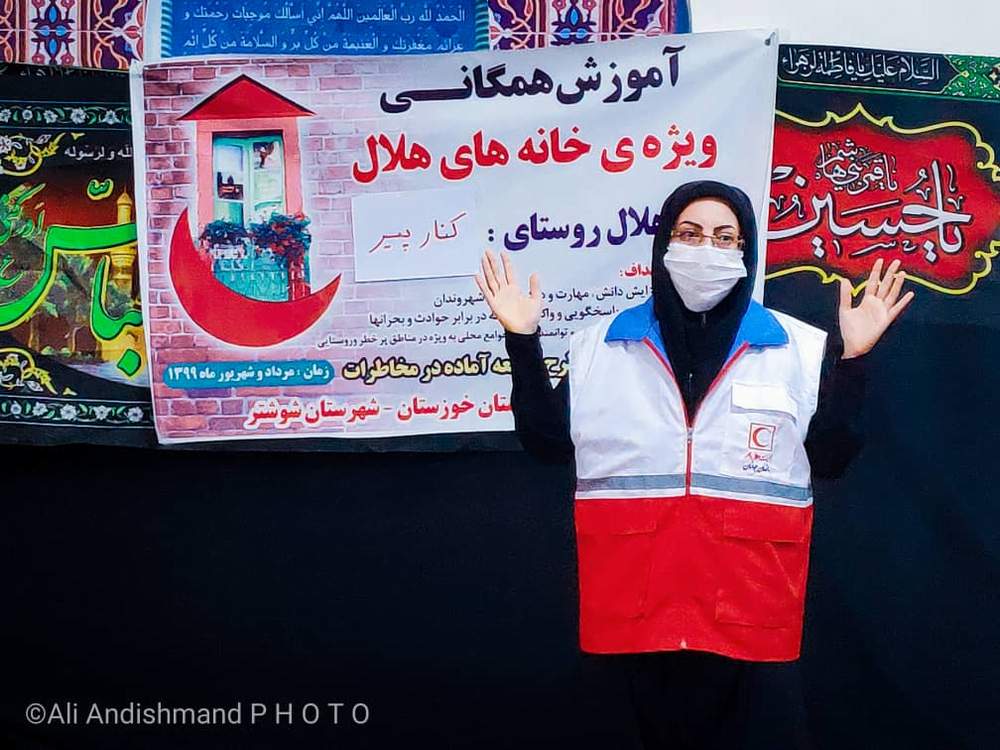 آموزش همگانی جامعه آماده درمخاطرات در خانه های هلال شهرستان شوشتر ادامه خواهد داشت