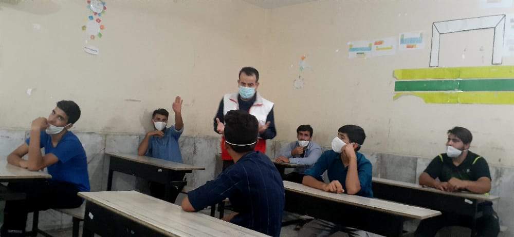 برگزاری کلاس های آموزشی مخاطرات و کمک های اولیه درقالب طرح شوق رویش در شهرستان آغاجاری