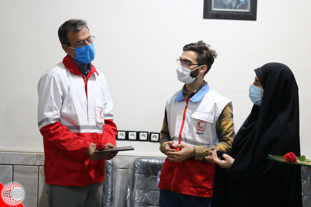 مراسم تجلیل از پیشکسوتان مدافع امنیت عضو هلال احمر اندیمشک برگزار شد