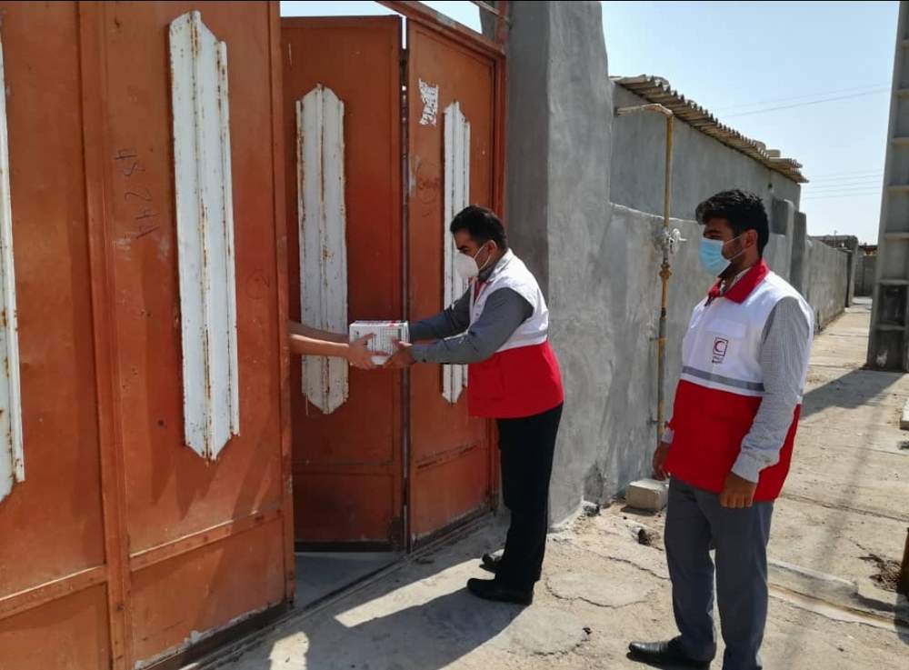 توزیع 120 بسته ی غذایی  بین نیازمندان مناطق محروم در شهرستان رامهرمز