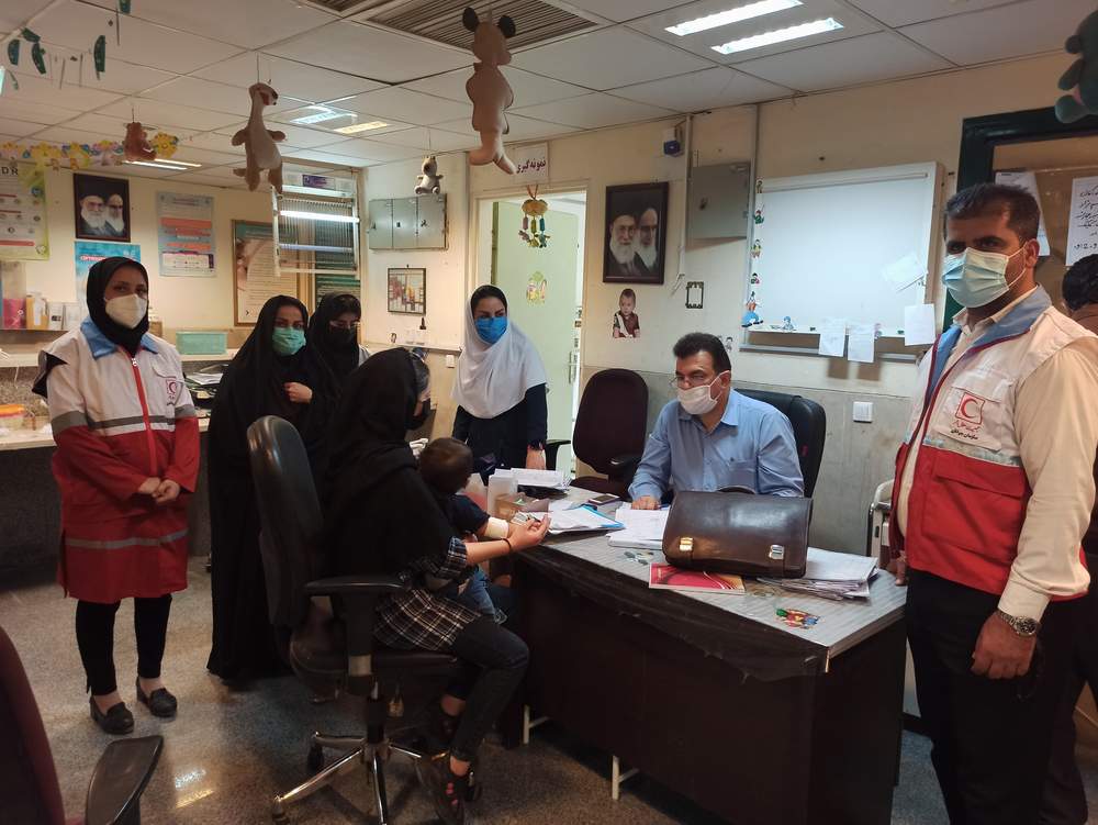 اعضای جوان جمعیت هلال احمر شهرستان رامهرمز به صف اهداکنندگان خون پیوستند