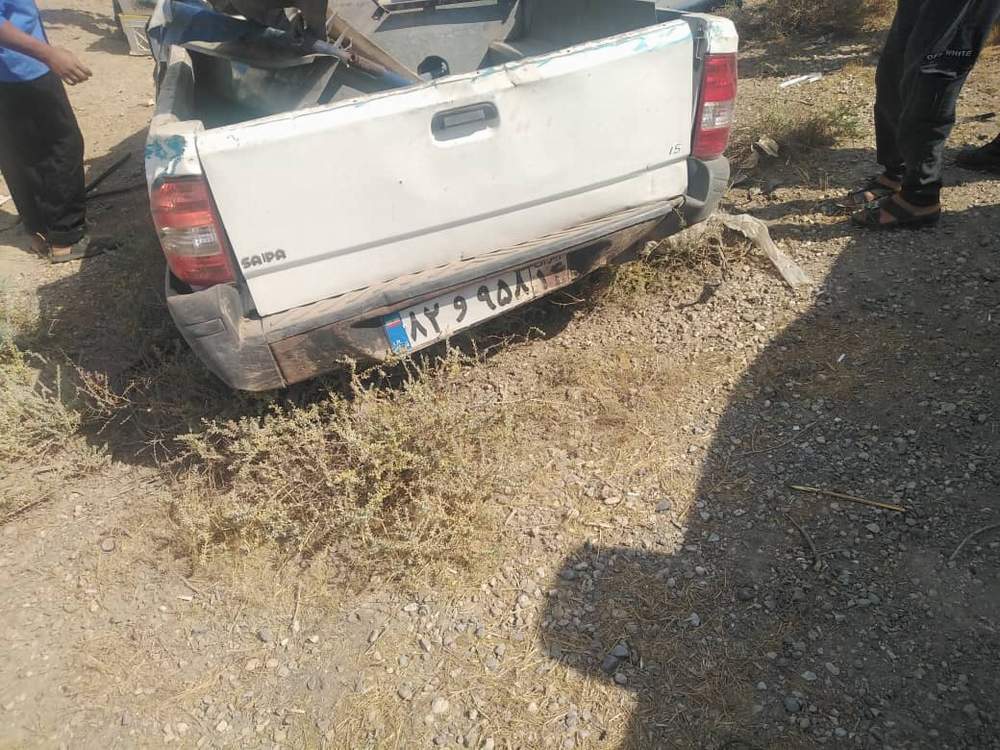 امدادرسانی سفید و سرخ پوشان هلال احمر شادگان به مصدوم حادثه واژگونی خودروی پراید باری