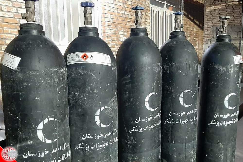 ۲۰ کپسول اکسیژن از بانک امانات تجهیزات پزشکی هلال احمر در اختیار بیمارستان شهید طباطبایی باغملک قرار گرفت
