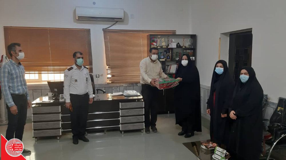 تقدیر از پزشک داوطلب جمعیت هلال احمر اندیمشک