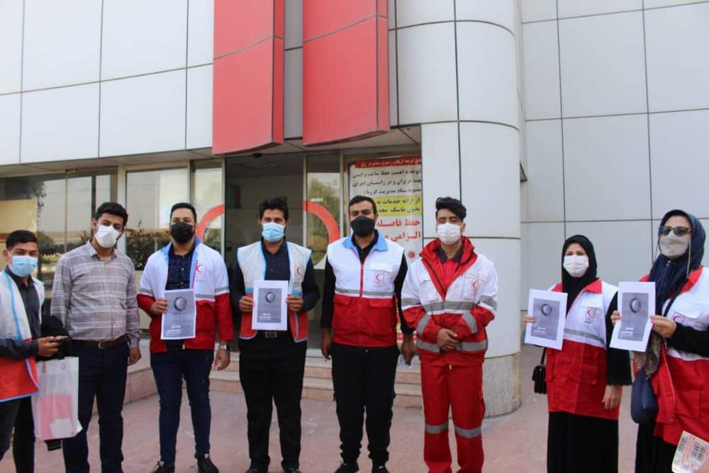 اهدای خون اعضای داوطلب هلال احمر اهواز به مناسبت روز دانشجو