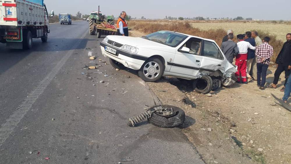 امدادرسانی نجاتگران هلال احمر اهواز به ۲ مصدوم حادثه تصادف در  محور شوش