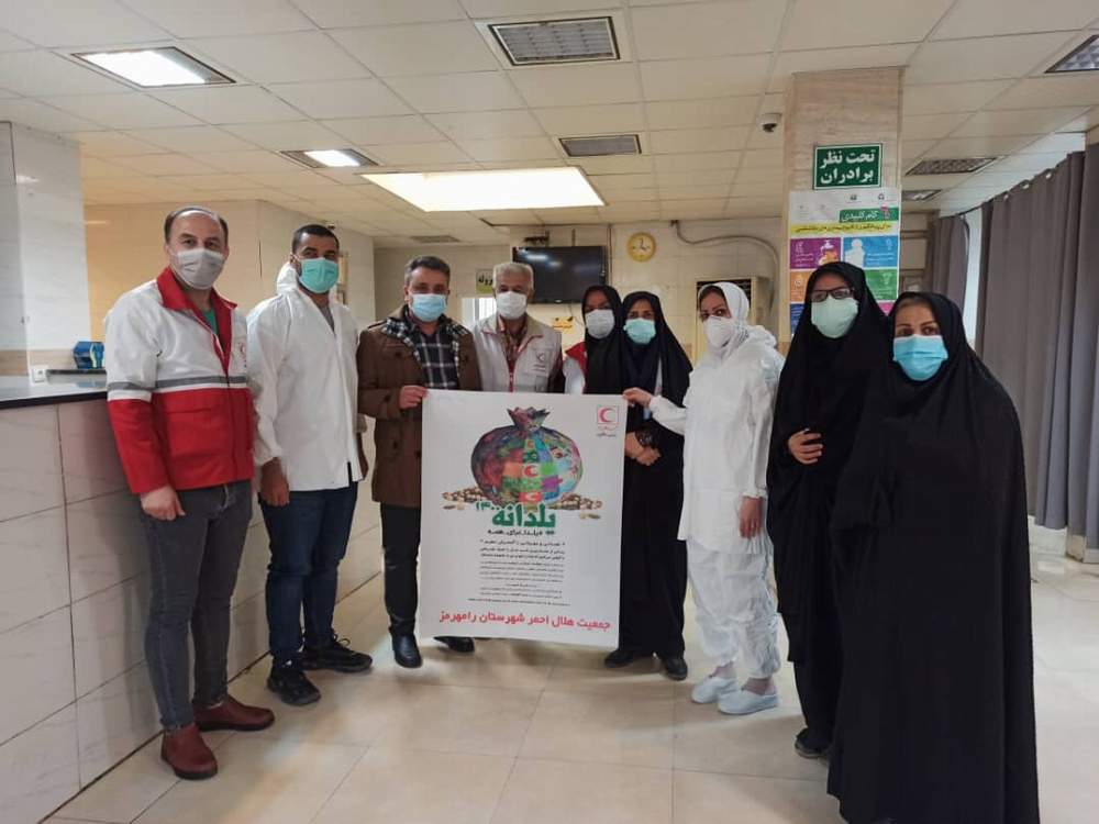 بازدید اعضای هلال احمر از پرسنل بیمارستان