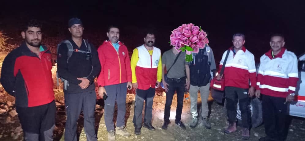 نجات ۲ فرد گرفتار در کوه خائیز توسط تیم های امداد و نجات هلال احمر و هیات کوهنوردی 