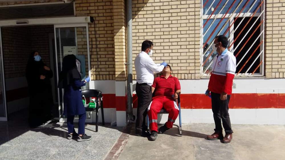 با همکاری مرکز بهداشت ازپرسنل و اعضای جمعیت هلال احمر شهرستان هفتکل تست ابتلا به کرونا گرفته شد