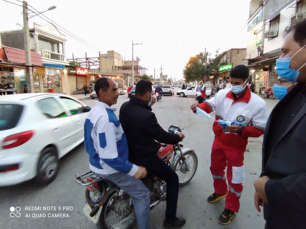 سرخ و سفیدپوشان خرمشهری جامعه را به رعایت شیوه نامه های بهداشتی دعوت کردند. 