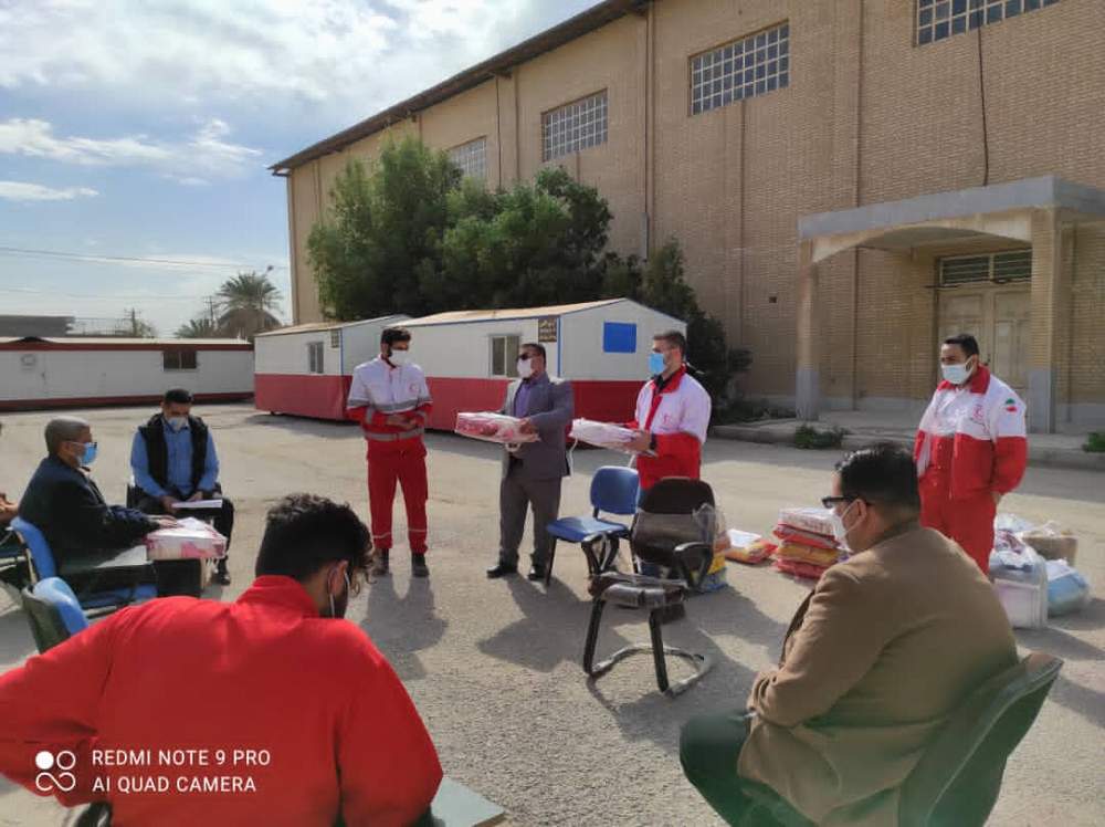 قدردانی از کارکنان و نجاتگران جمعیت هلال احمر خرمشهر به مناسبت ولادت حضر علی(ع)