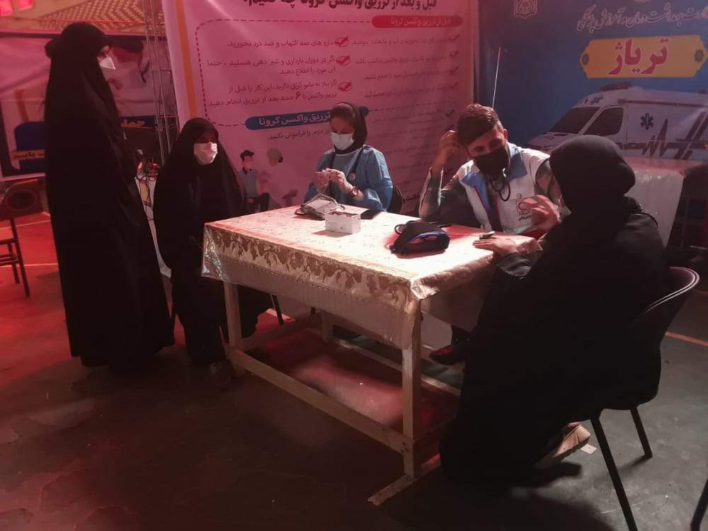 پایگاه سیار واکسیناسیون جمعیت هلال احمر در شهرستان شادگان آغاز به کار کرد