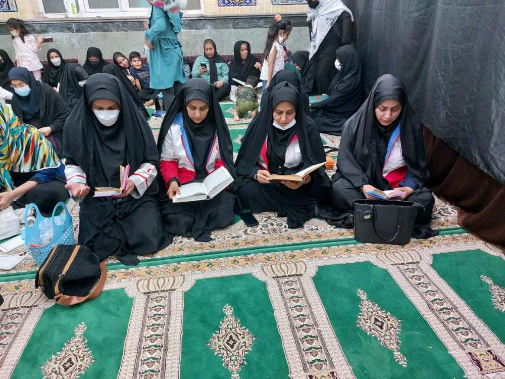 برپایی ایستگاه سلامت در محل برگزاری مراسم لیالی قدر به همت اعضای داوطلب افتخاری هلال احمر هفتکل
