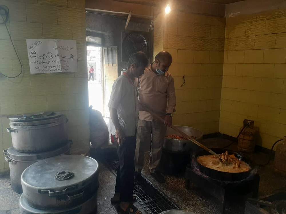 توزیع ۱هزار و ۸۰۰ پرس غذای گرم بین نیازمندان شهرستان ایذه به همت خیرین جمعیت هلال احمر