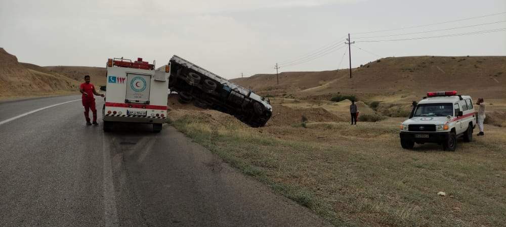 واژگونی خودروی کامیون درمحور رامهرمز_رامشیر حادثه آفرید