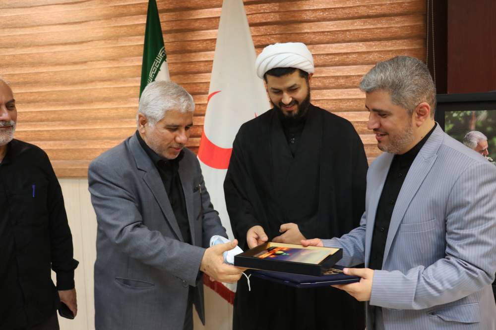 دیدار مدیرکل بنیاد حفظ آثار و نشر ارزش های دفاع مقدس و مسئول بسیج جامعه پزشکی خوزستان با مدیر عامل جمعیت هلال احمر خوزستان