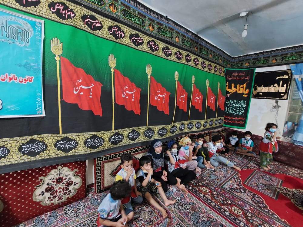 ویژه برنامه کانون غنچه های هلال احمر هفتکل به مناسبت شهادت امام حسین(ع)