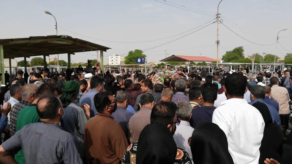 پزشک متعهد رامهرمز با حضور هلال احمری ها تشییع شد
