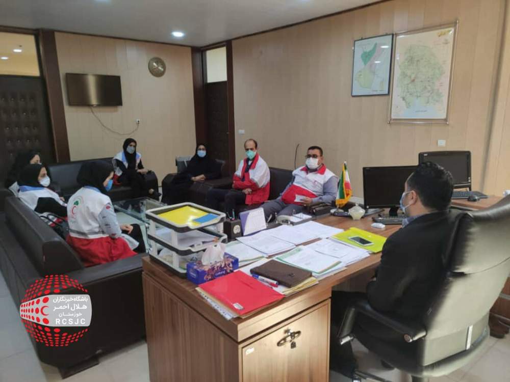 اعضای جمعیت هلال احمر شهرستان آغاجاری با فرماندار دیدار کردند.