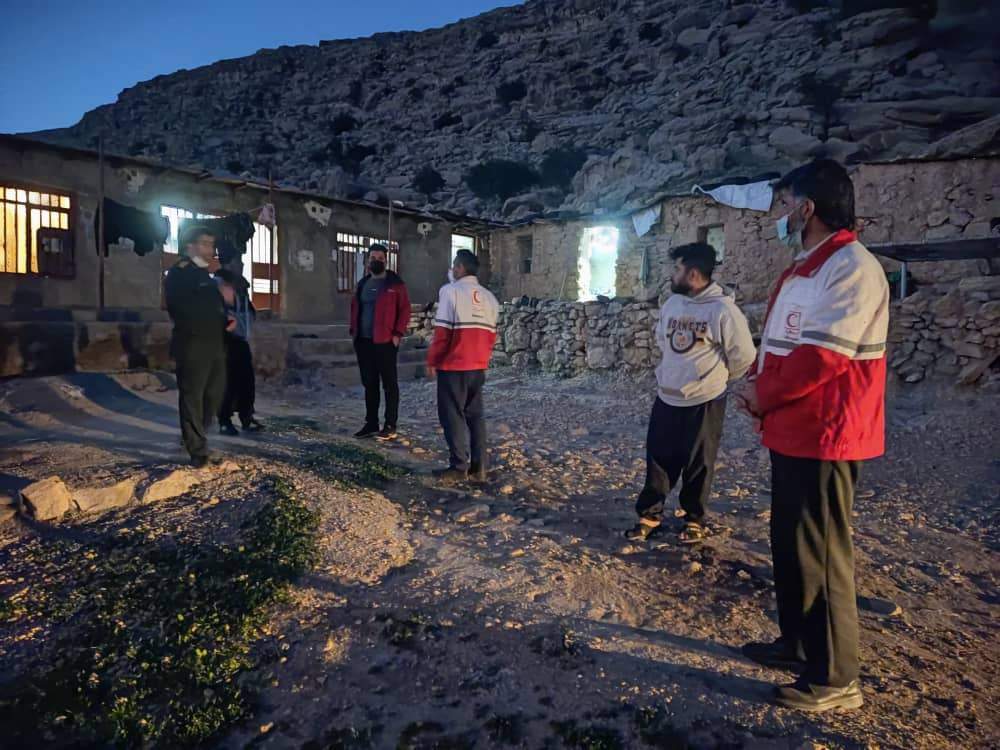 برپایی کاروان سلامت در مناطق عشایری لالی به همت پزشکان داوطلب هلال احمر