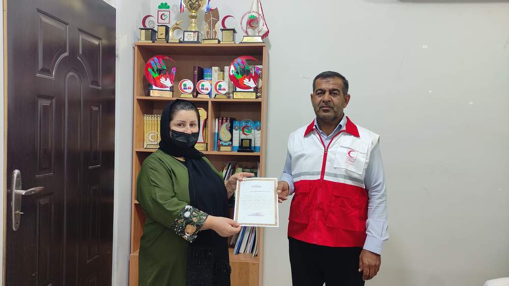 تقدیر رییس هلال احمر ایذه از شرکت تعاونی ماسک لاله دوخت زاگرس