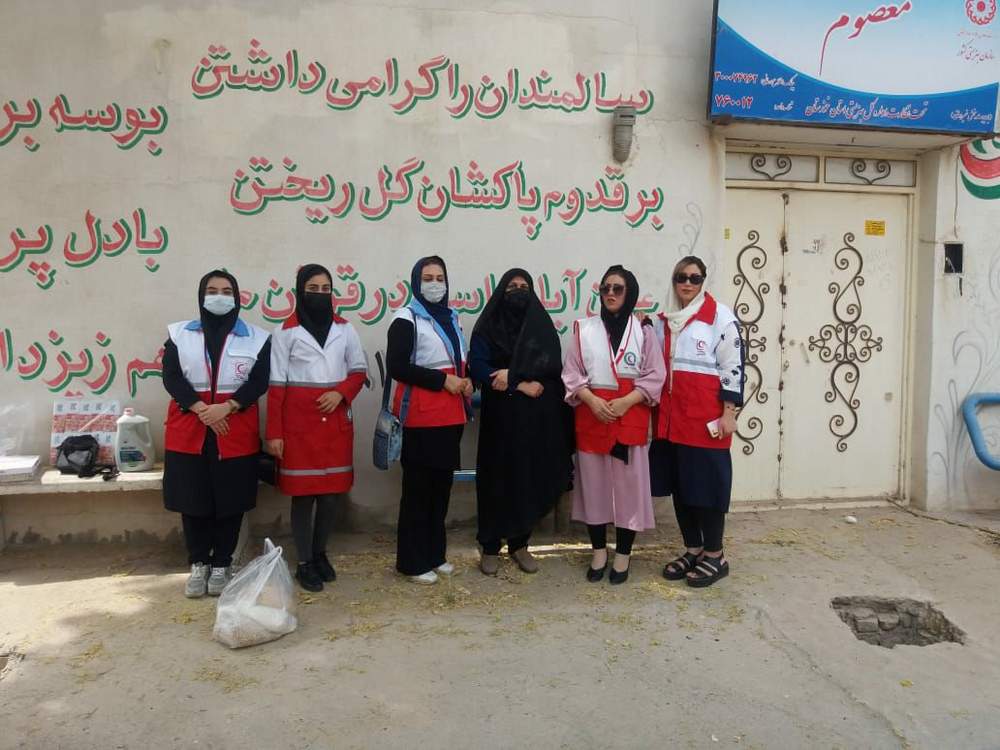 داوطلبان و جوانان هلال احمری میهمان خانه سالمندان دزفول شدند
