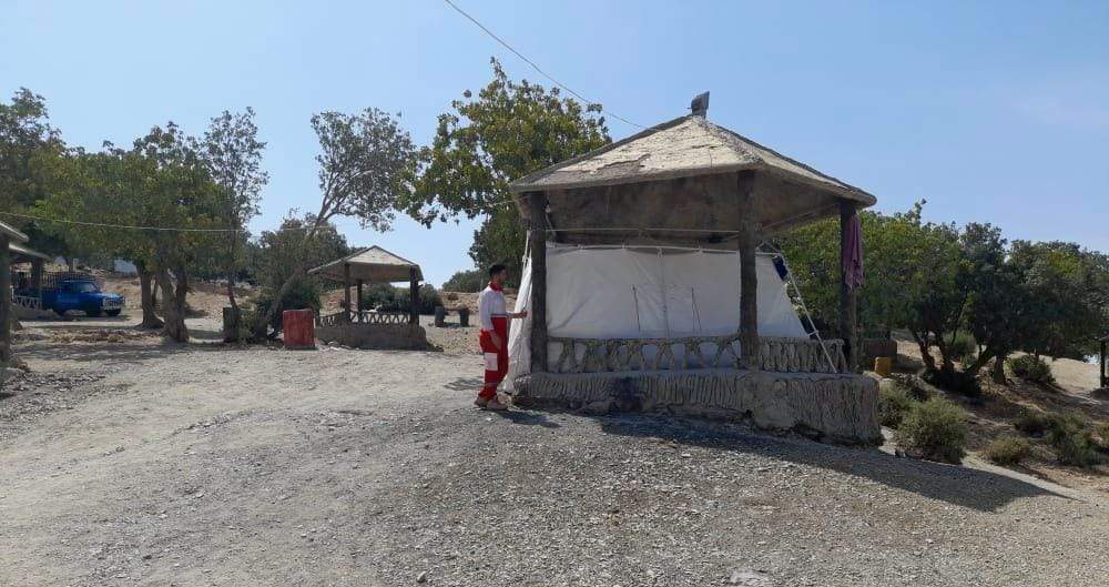 گزارش تصویری از تلاش نجاتگران هلال‌احمر خوزستان برای هشدار به ساکنین مناطق در معرض خطر فعالیت سامانه مانسون