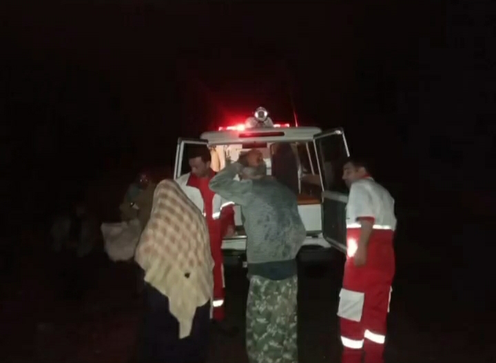 امدادرسانی نجاتگران هلال احمر خوزستان به متاثرین از بارش های مخرب