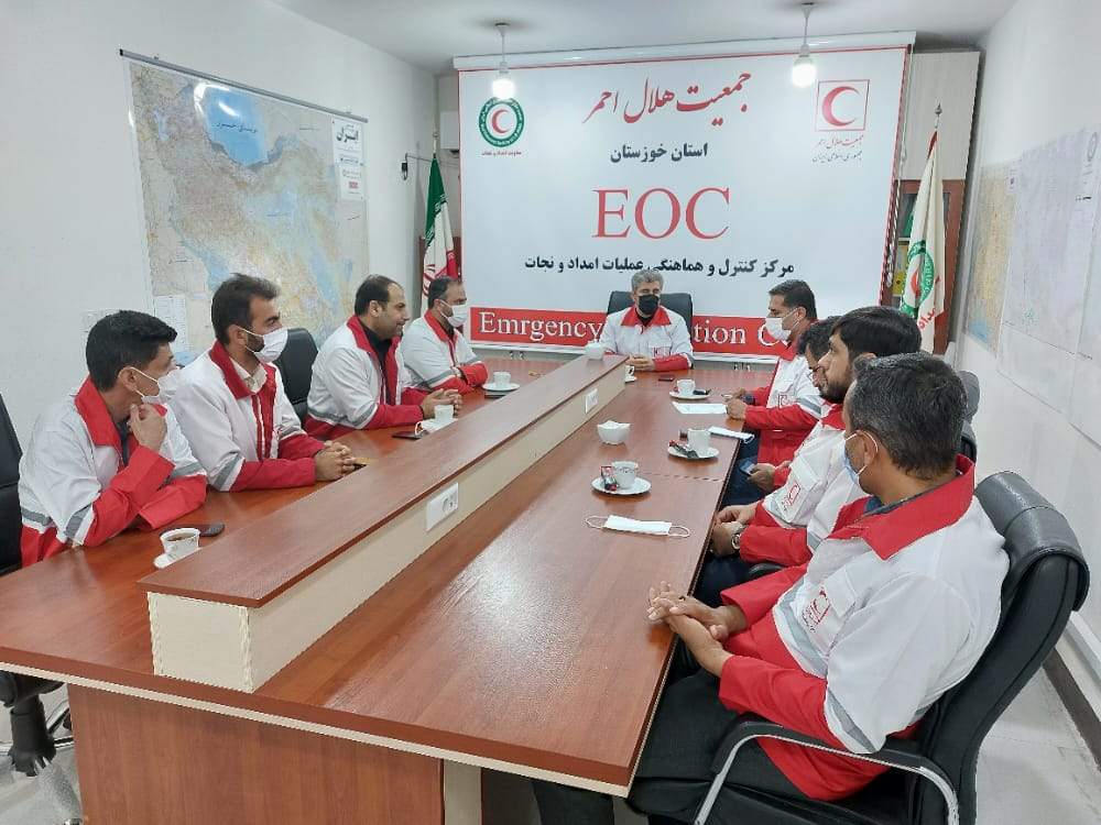  آخرین وضعیت امدادرسانی های جمعیت هلال احمر خوزستان با حضور مدیر عامل بررسی شد 