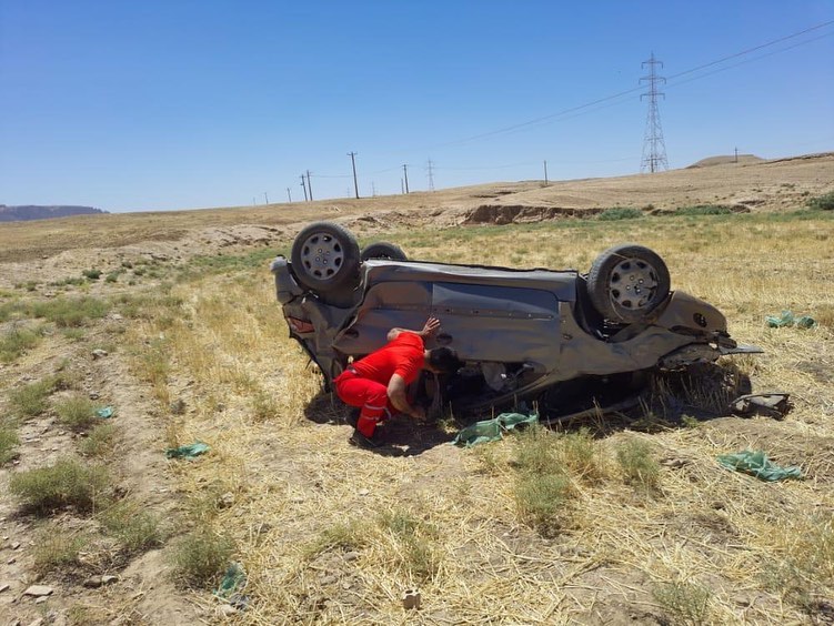 دو مصدوم در حادثه واژگونی خودروی سواری ۲۰۶ در ورودی جاده شفیع خانی