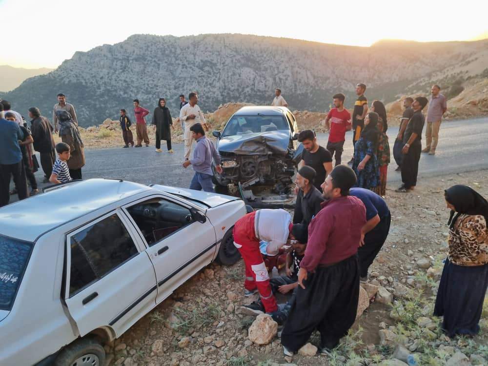امدادرسانی نجاتگران هلال احمر اندیکا به چهار مصدوم حادثه تصادف