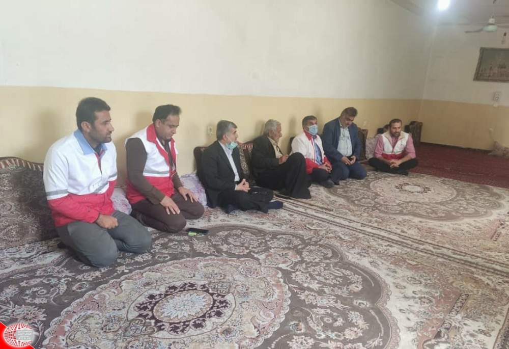 دیدار اعضای جمعیت هلال احمر شهرستان باغملک با خانواده شهدا در هفته مبارزه با مواد مخدر