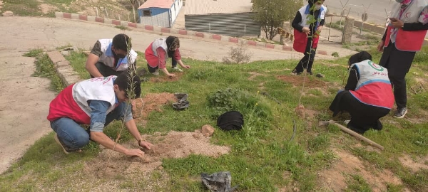 آئین روز درختکاری با حضور جوانان جمعیت هلال احمر مسجدسلیمان برگزار شد