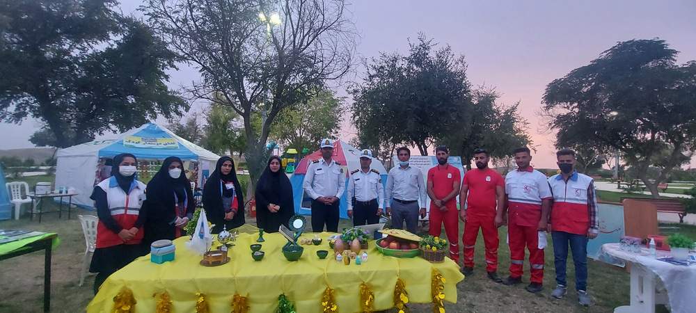 بازدید رئیس پلیس راهنمایی و رانندگی و رئیس اداره صنعت و معدن هفتکل از پست نوروزی جوانان جمعیت هلال احمر این شهرستان