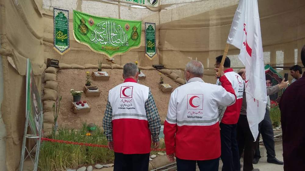 همراهی داوطلبان جمعیت هلال احمر شهرستان اندیمشک با کاروان راهیان نور