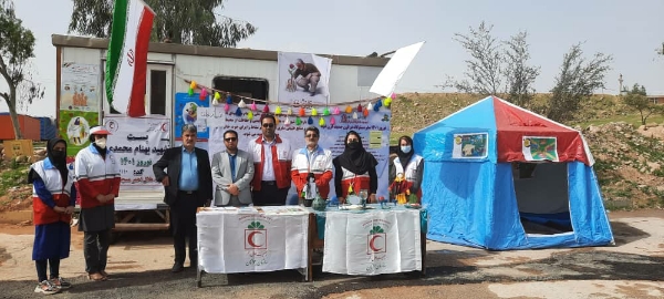 خدمترسانی جوانان هلال احمر مسجدسلیمان به مسافران نوروزی