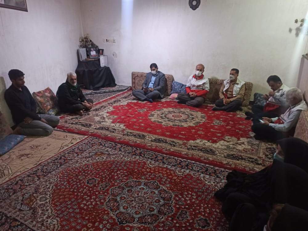 حضور بر اعضای داوطلب هلال احمر در مزار دو عضو فقید جمعیت هلال احمر شهرستان