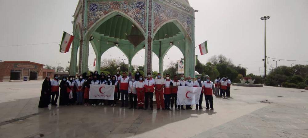 تجدید میثاق پرسنل و اعضای جمعیت هلالاحمر اندیمشک با شهدای گمنام هشت سال دفاع مقدس به مناسبت هفته هلال احمر