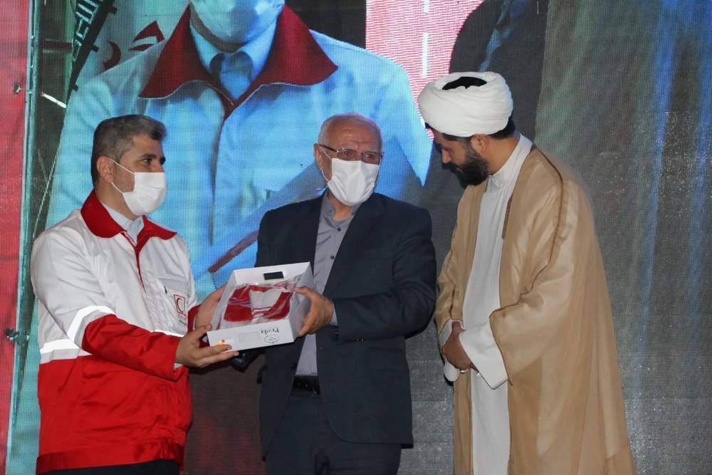 سید احمد موالی زاده معاون توسعه مدیریت و منابع استانداری خوزستان و رئیس مجمع نمایندگان خوزستان در مجلس شورای اسلامی به عضویت افتخاری خانواده داوطلبان هلال احمر پیوستند