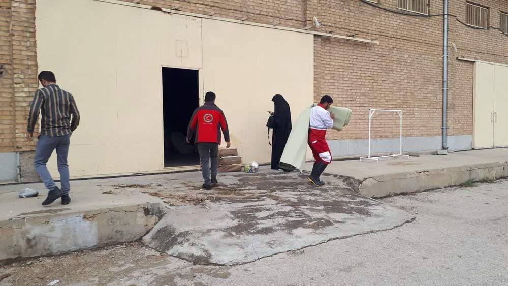 امدادرسانی به آسیب دیدگان ناشی از بارندگی شدید در ایذه 