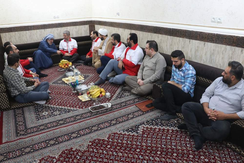 دیدار مدیرعامل و جمعی از معاونین و مدیران جمعیت هلال احمر استان خوزستان با خانواده شهید چنانی