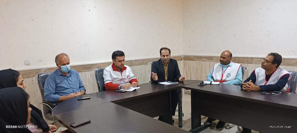 نشست معاون آموزش پژوهش استان خوزستان با مربیان جمعیت هلال احمر شهرستان امیدیه 