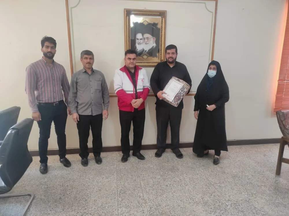 تجلیل از روسای خانه های هلال برتر شهرستان دزفول به مناسبت هفته دولت 