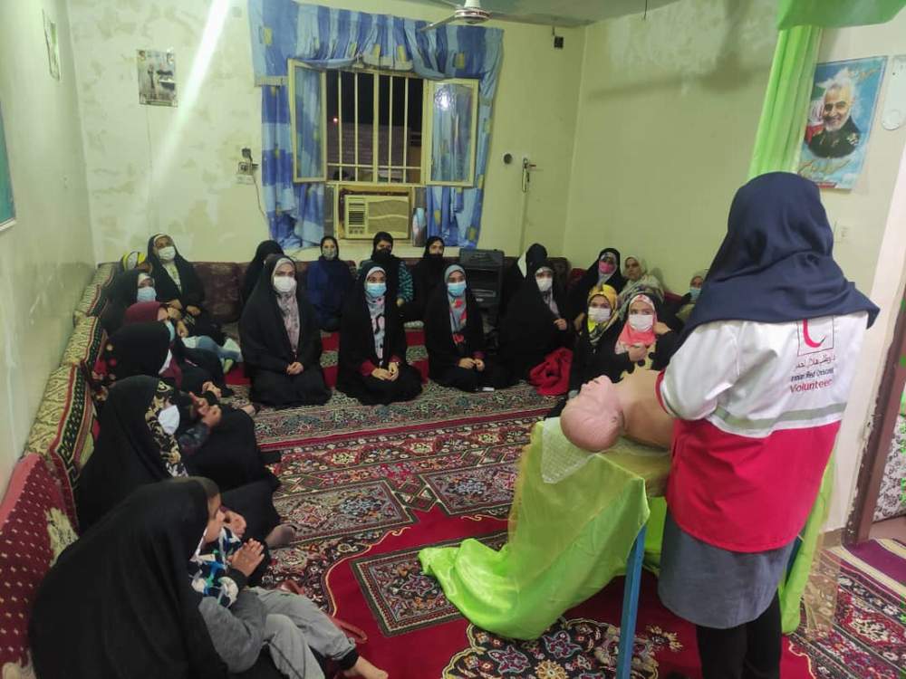 اعلام برگزیدگان مسابقه «آموزش در دو دقیقه» در هلال احمر خوزستان، رتبههای یکم تا سوم مسابقه به مربیان زن رسید