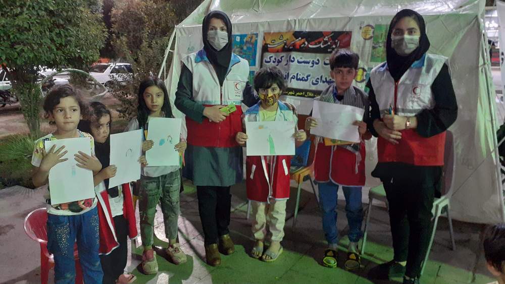جمعیت هلال احمر شهرستان اندیمشک در مسیر بهشت همگام با زائرین حسینی شد 