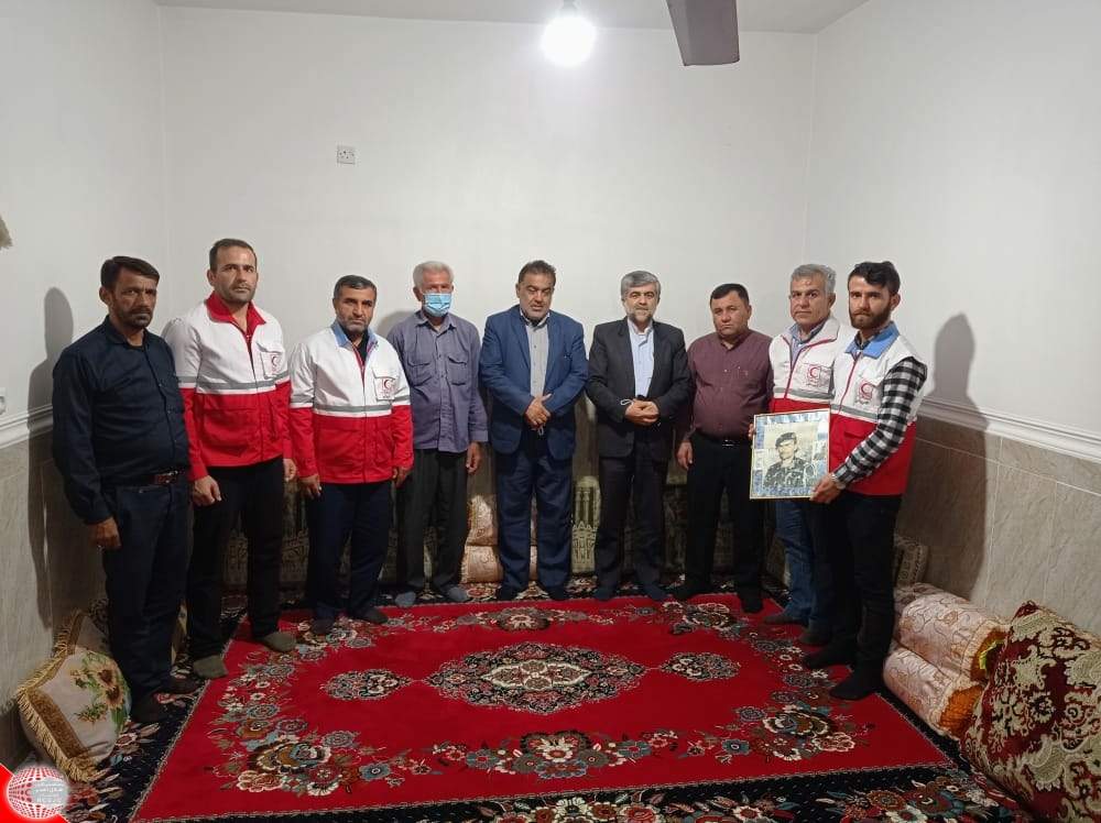 دیدار با خانواده شهدا در هفته دفاع مقدس